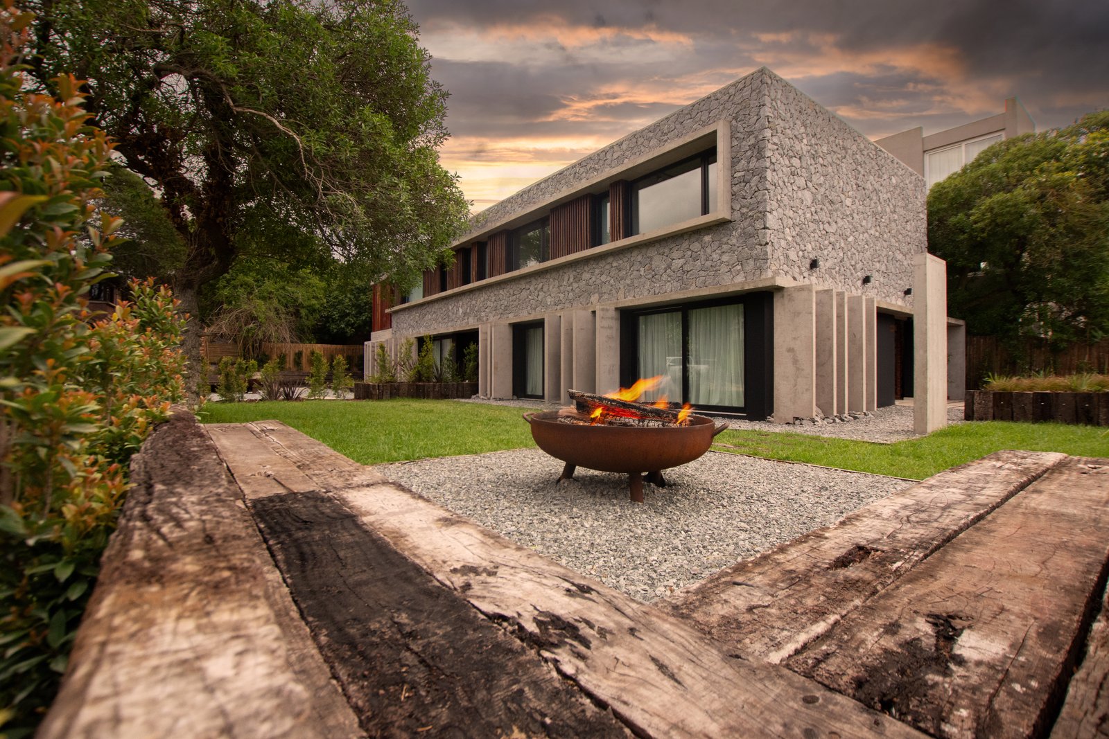 Pampas Beach exterior al atardecer